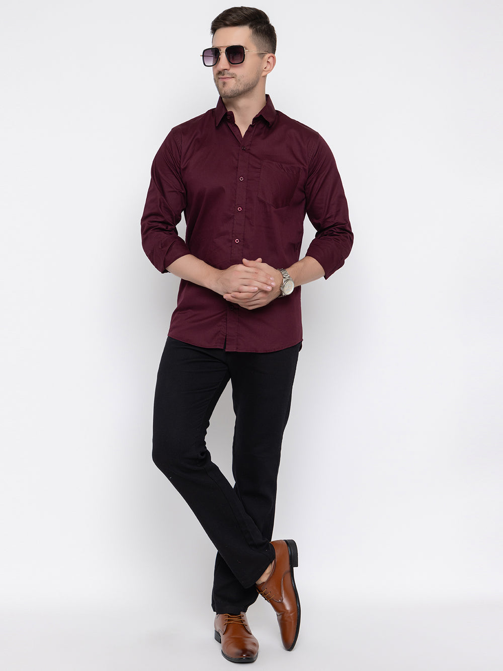 Men Regular Fit Solid Spread Collar Casual Shirt