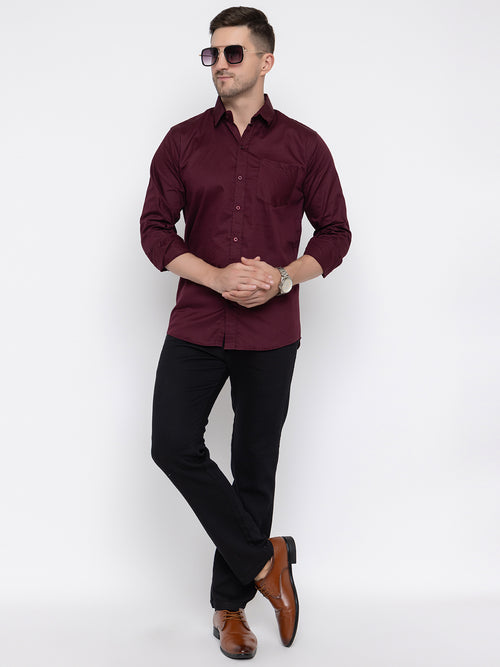 Men Regular Fit Solid Spread Collar Casual Shirt