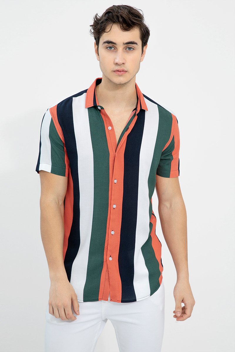 Men Regular Fit Striped Cut Away Collar Casual Shirt